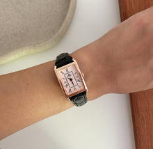 Load image into Gallery viewer, Black Rosegold Beige Sleek Leather Watch