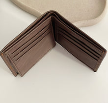 Load image into Gallery viewer, Camel Men Leather Wallet
