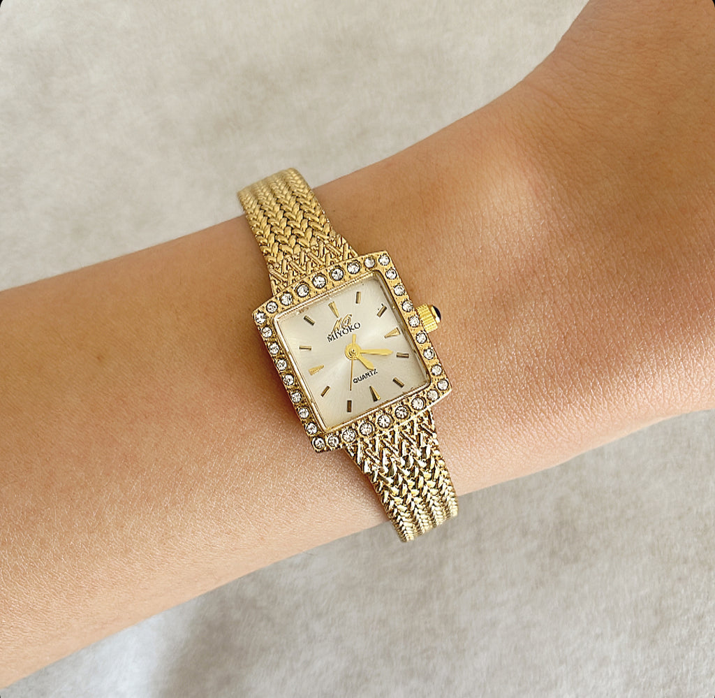 Gold White Nostalgia Metal Watch