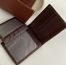 Load image into Gallery viewer, Camel Men Leather Wallet
