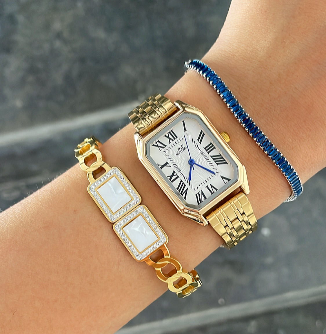 Step Into Classics Gold Set
