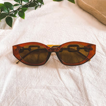 Load image into Gallery viewer, Brown Emeralda Sunglasses
