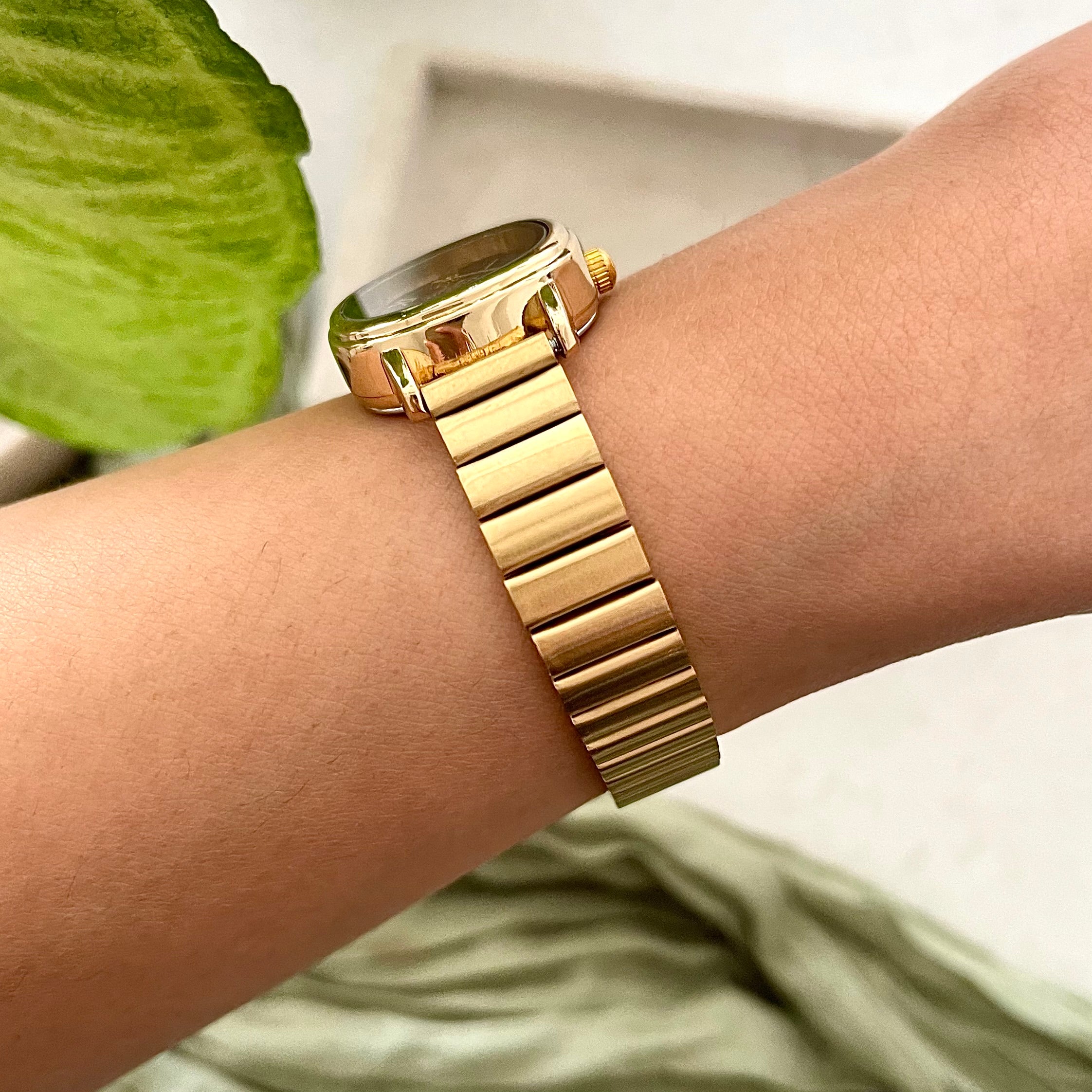 Gold X White Èpoque Metal Watch