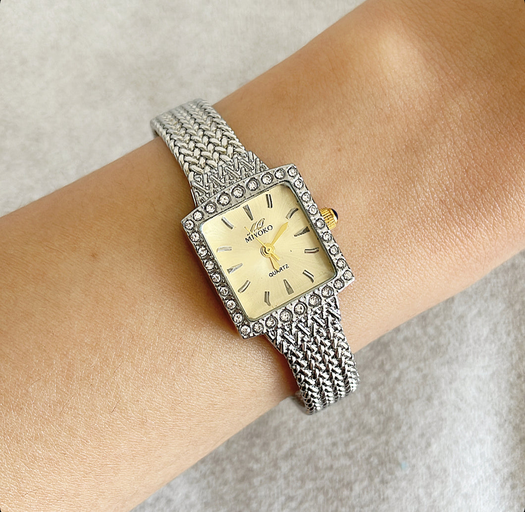 Silver Yellow Nostalgia Metal Watcg