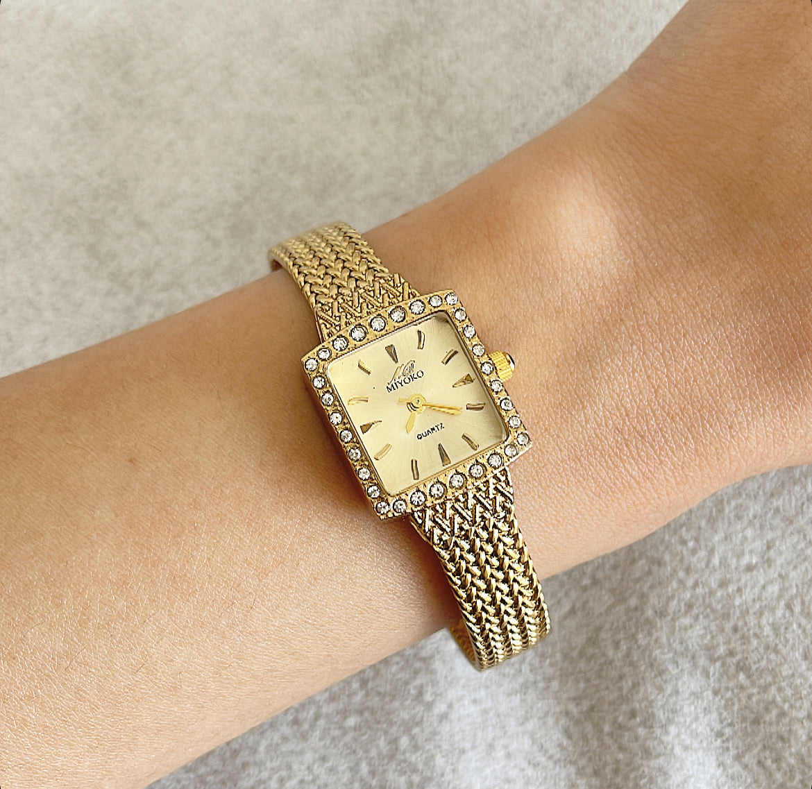 Gold Nostalgia Metal Watch