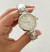 Load image into Gallery viewer, Silver Elle Metal Watch
