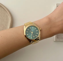 Load image into Gallery viewer, Gold Green Harmony Unisex Metal Watch
