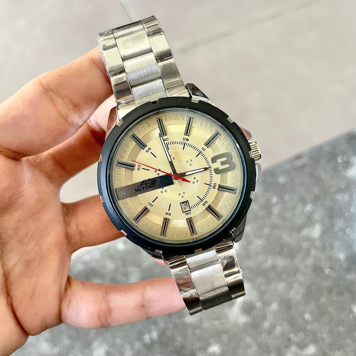 Silver White Jumper Men Metal Watch