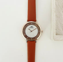 Load image into Gallery viewer, Havan Stunning Leather Watch
