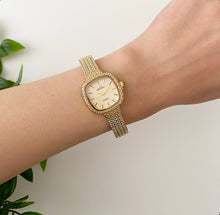 Load image into Gallery viewer, Gold Bliss Metal Watch
