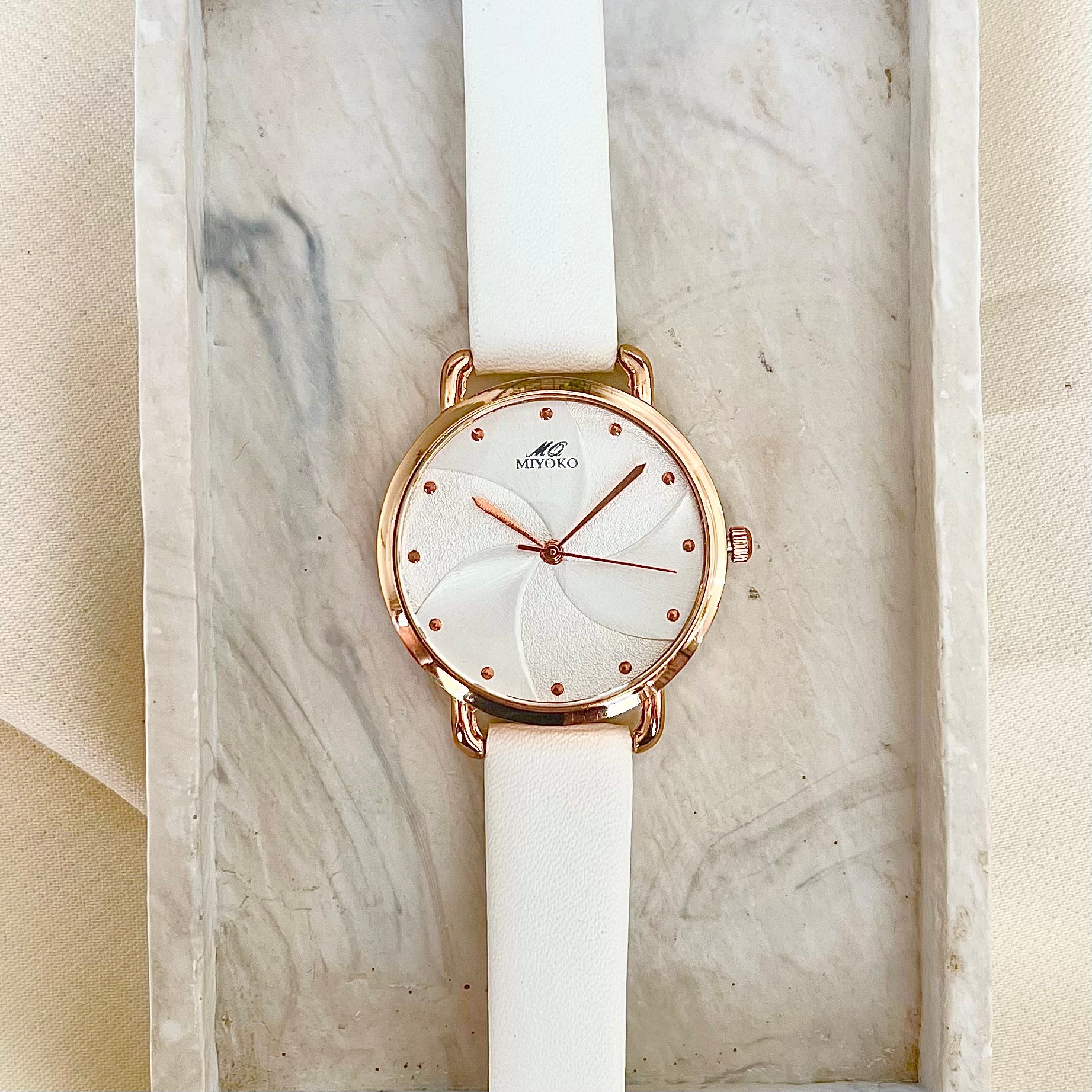 White Floréa Leather Watch
