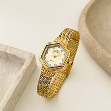 Load image into Gallery viewer, Gold Gold Solara Metal Watch
