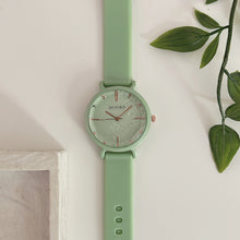 Load image into Gallery viewer, Green Tale Rubber Watch
