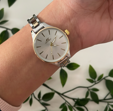 Load image into Gallery viewer, Mixed Gold Chain Metal Watch
