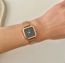 Load image into Gallery viewer, Rose Gold Black Dial Feminine Metal Watch
