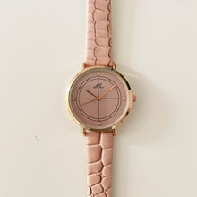 Load image into Gallery viewer, Semon Target Leather Watch
