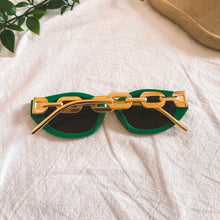 Load image into Gallery viewer, Green Emeralda Sunglasses
